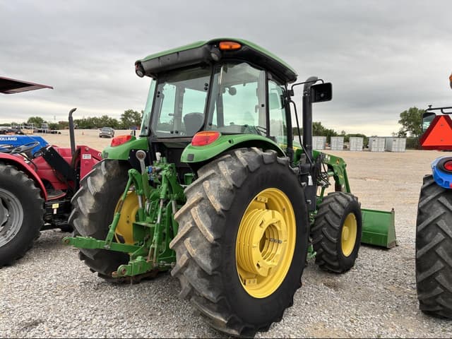 Image of John Deere 6135E equipment image 2