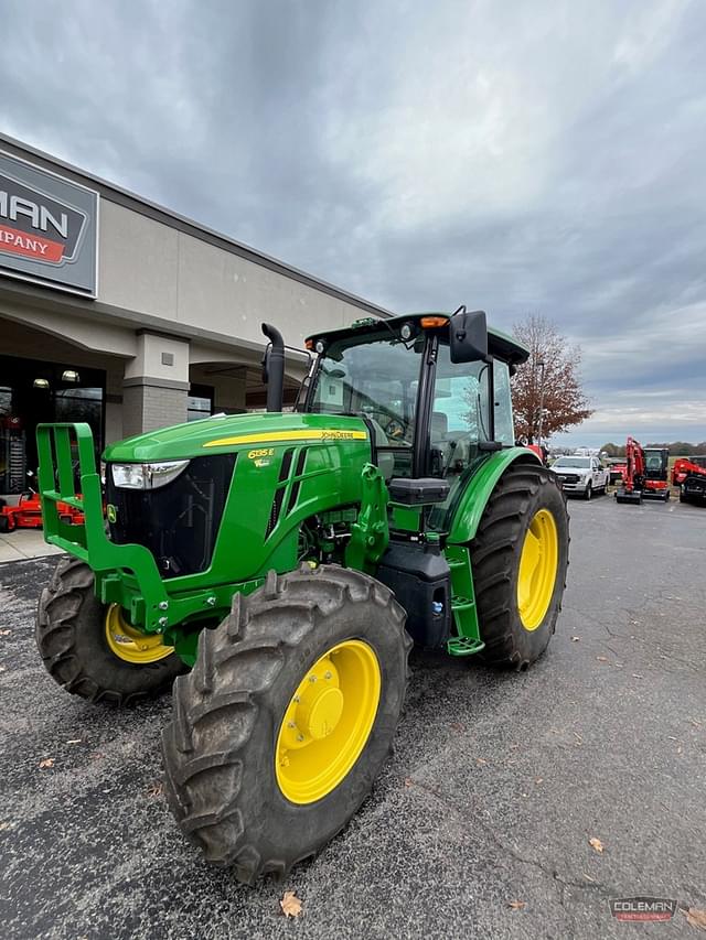 Image of John Deere 6135E equipment image 1