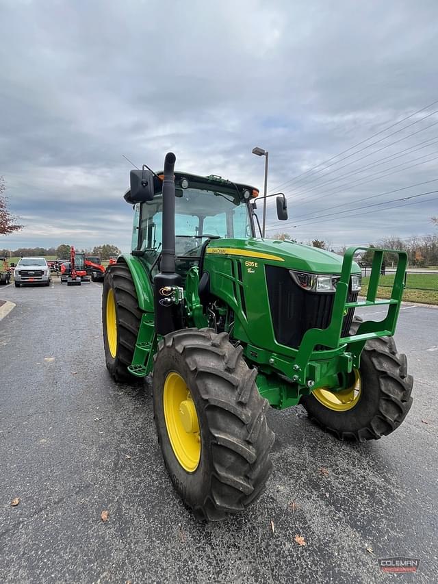 Image of John Deere 6135E equipment image 1