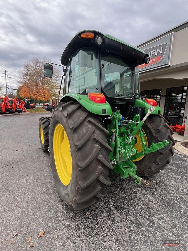 Image of John Deere 6135E equipment image 3