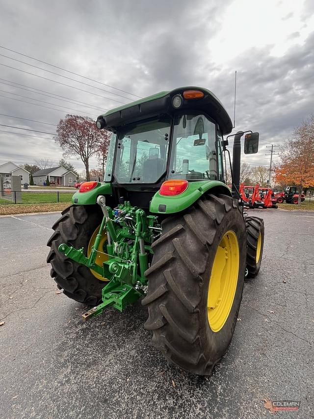 Image of John Deere 6135E equipment image 2