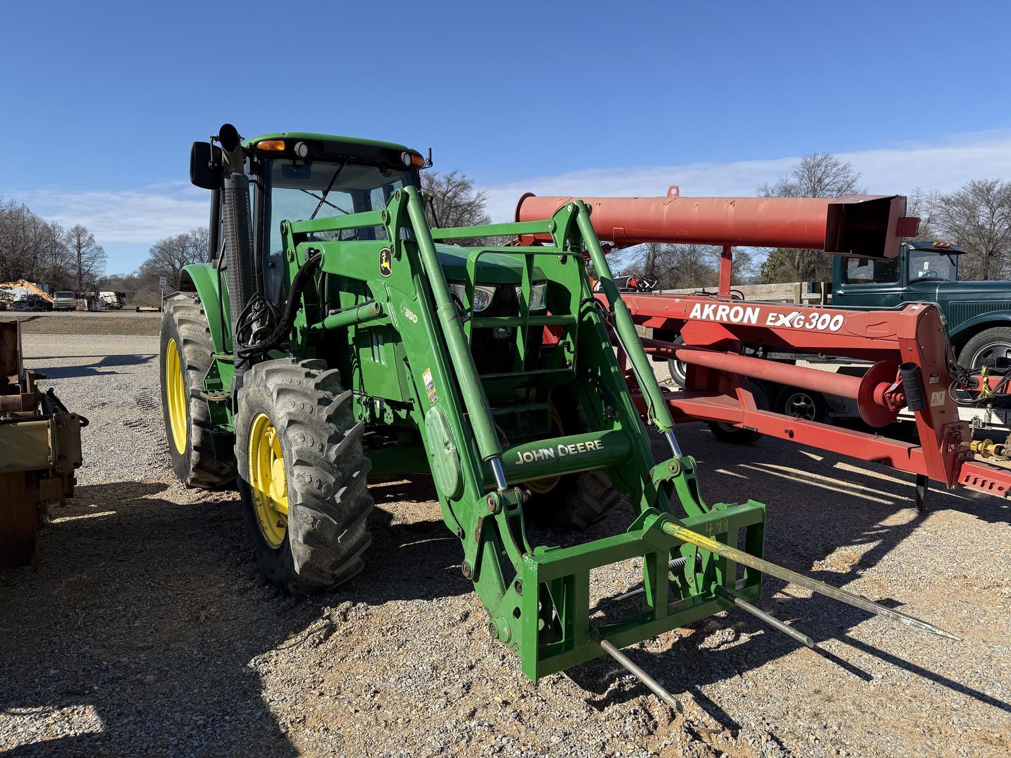 John Deere 6140M Equipment Image0