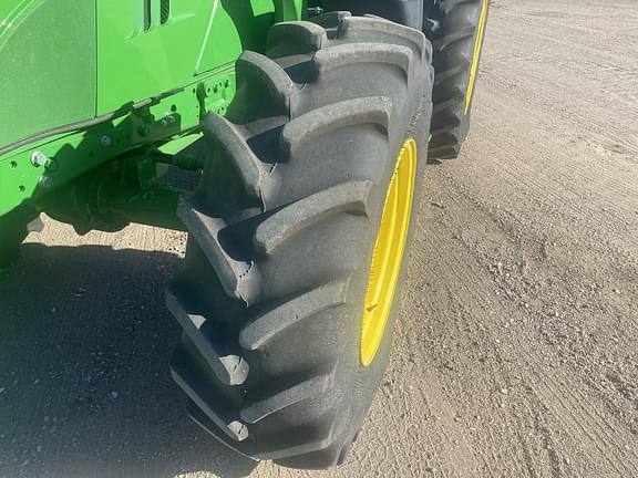 Image of John Deere 6145M equipment image 3