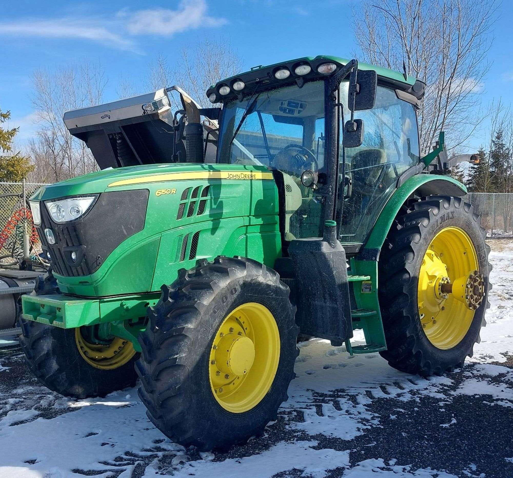 John Deere 6150R Equipment Image0