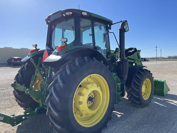 Image of John Deere 6155M equipment image 4