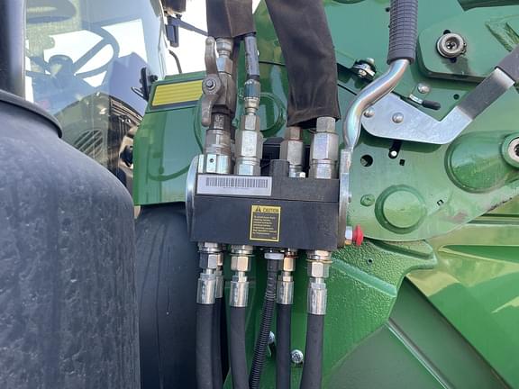 Image of John Deere 6155M equipment image 2