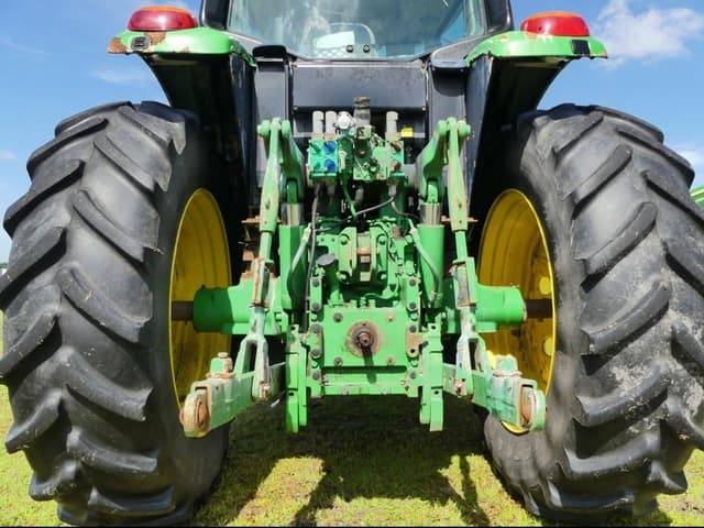 Image of John Deere 6155M equipment image 4