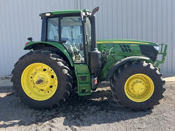 Image of John Deere 6155M equipment image 2