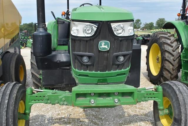 Image of John Deere 6155M equipment image 3