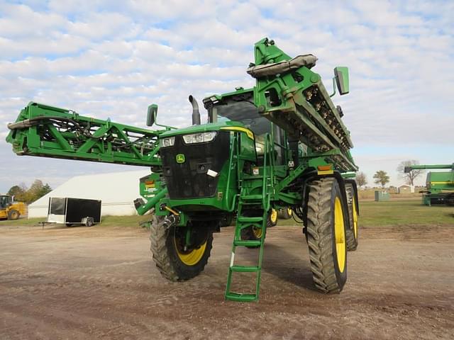 Image of John Deere 616R equipment image 1