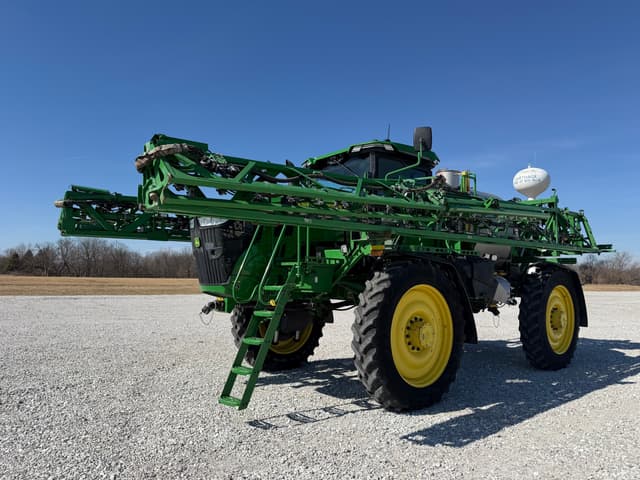 Image of John Deere 616R equipment image 1