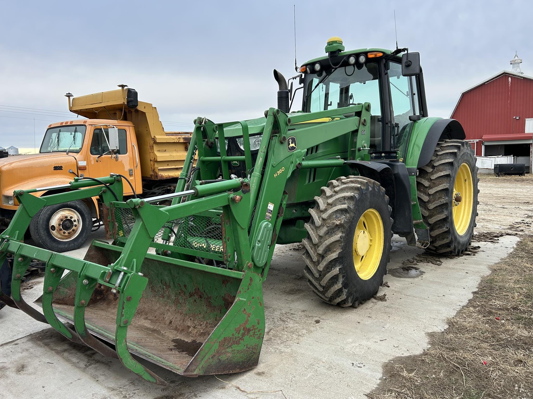 John Deere 6170M Equipment Image0