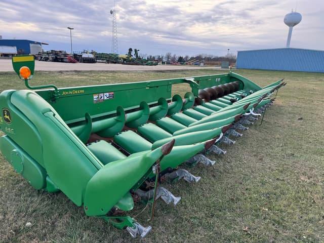 Image of John Deere 618C equipment image 1