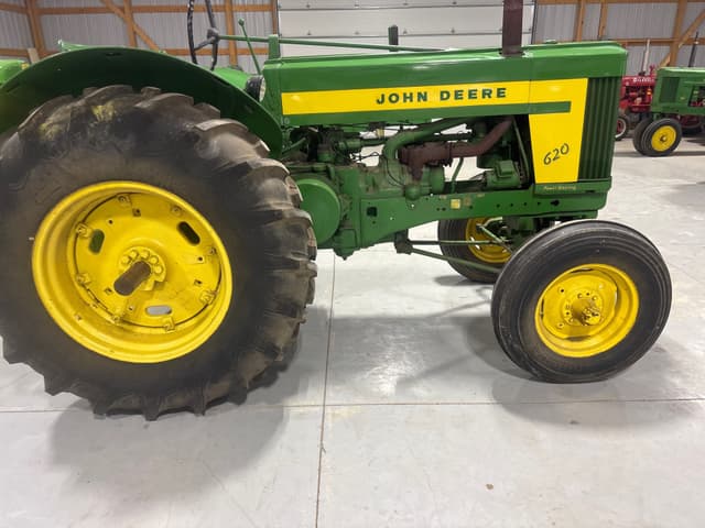 Image of John Deere 620 equipment image 1