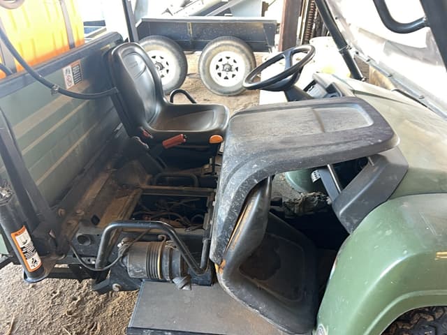 Image of John Deere Gator XUV 620i equipment image 4