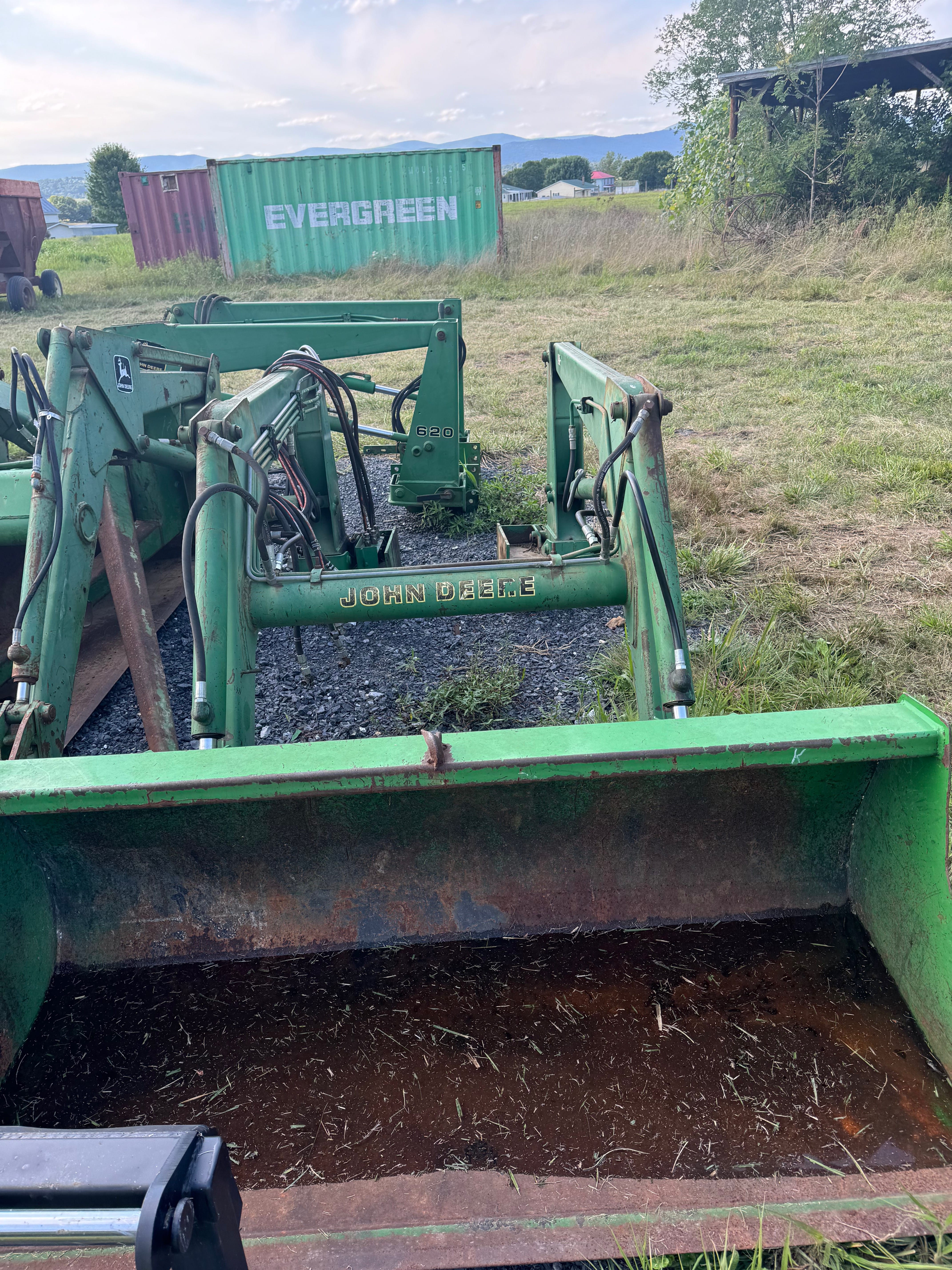 John Deere 620 Equipment Image0