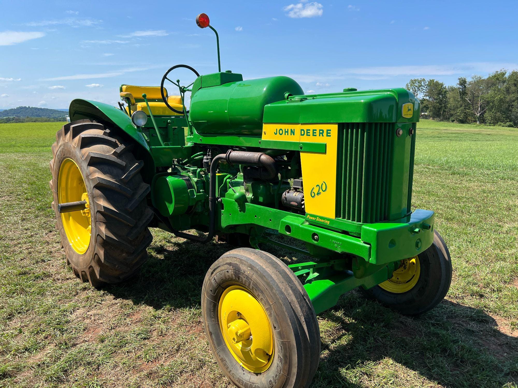 Main image John Deere 620