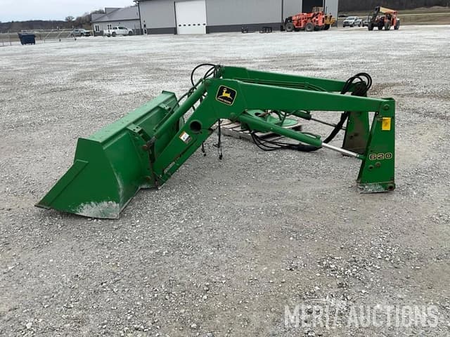 Image of John Deere 620 equipment image 1