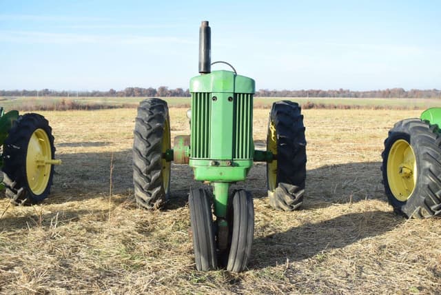Image of John Deere 620 equipment image 1