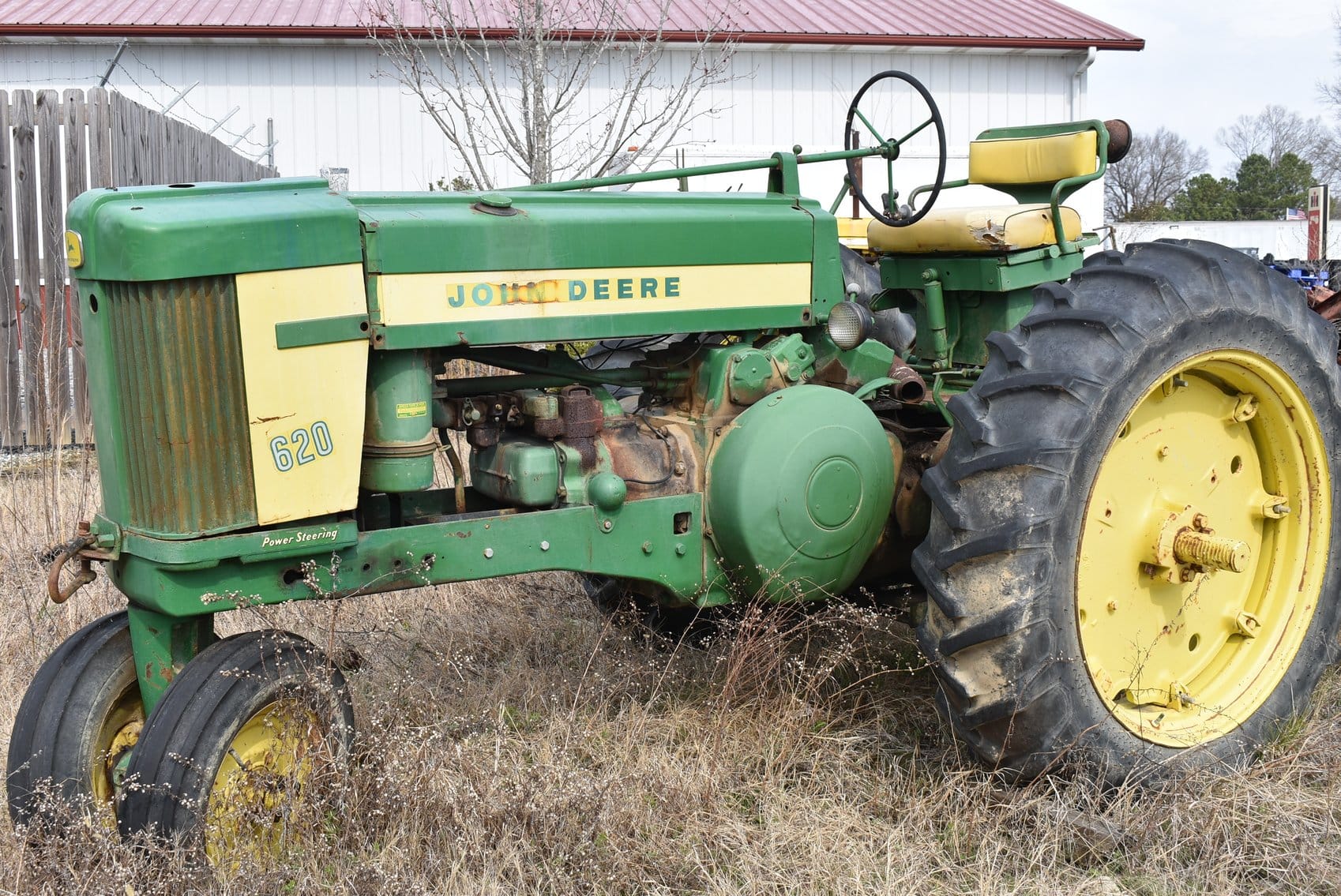 John Deere 620 Equipment Image0