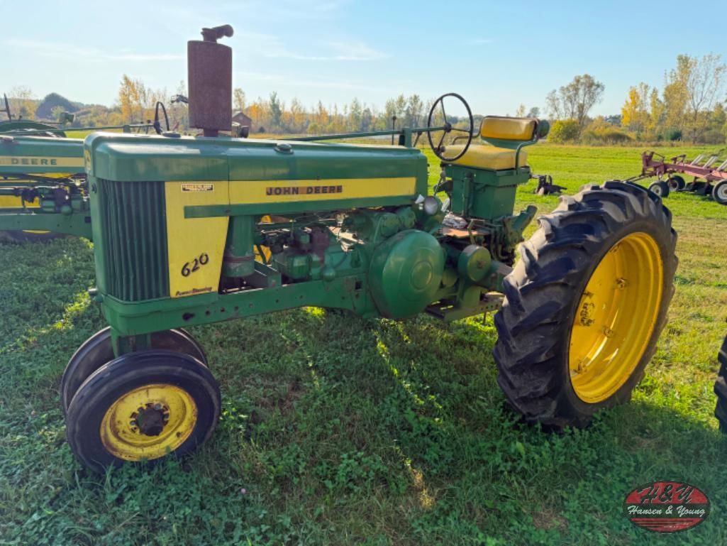 John Deere 620 Equipment Image0