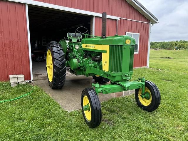 Image of John Deere 620 equipment image 1