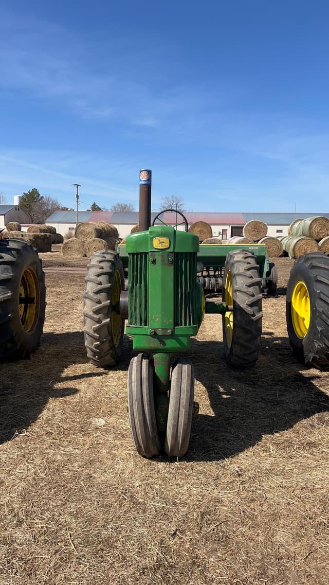 Image of John Deere 620 equipment image 2
