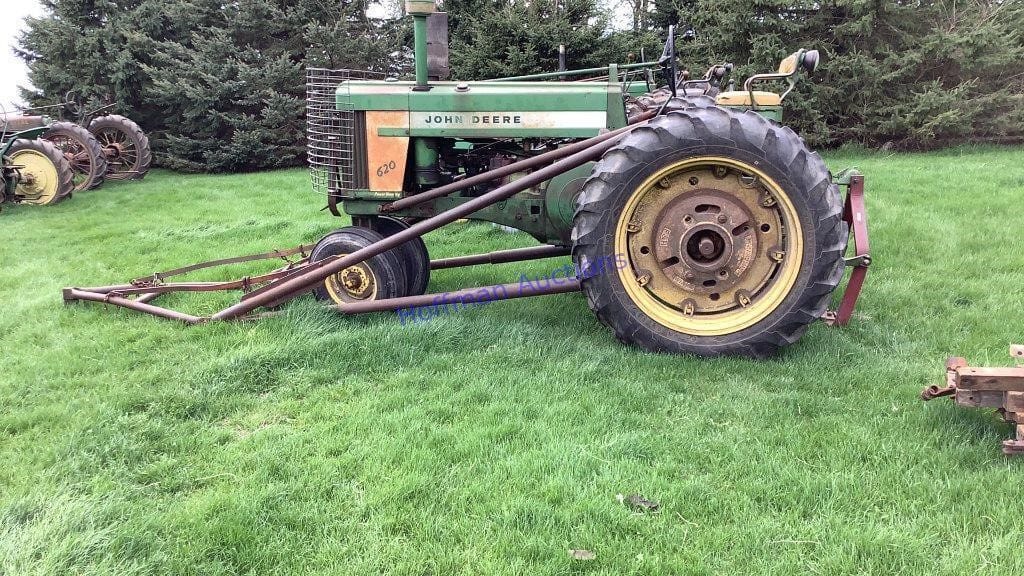 John Deere 620 Equipment Image0