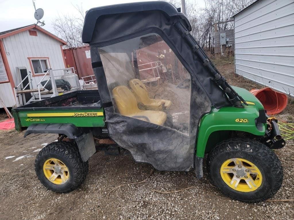 Main image John Deere Gator XUV 620i
