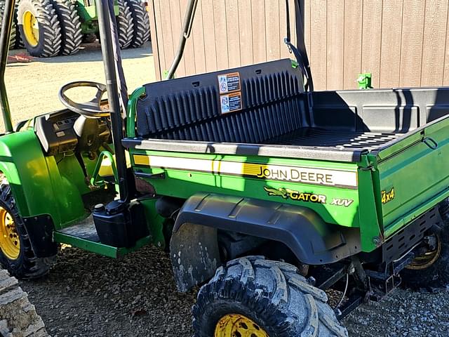 Image of John Deere Gator XUV 620i equipment image 2