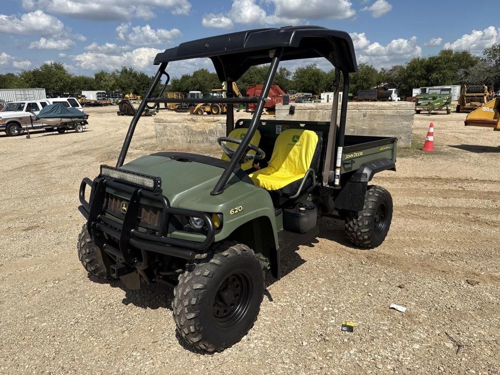 John Deere Gator XUV 620i Equipment Image0