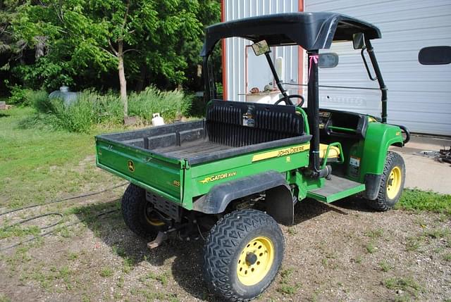 Image of John Deere Gator XUV 620i equipment image 4