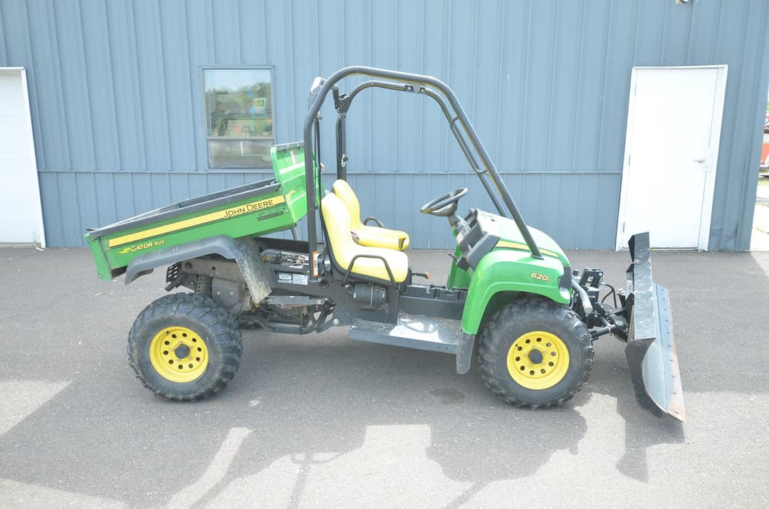 Image of John Deere Gator XUV 620i Primary image