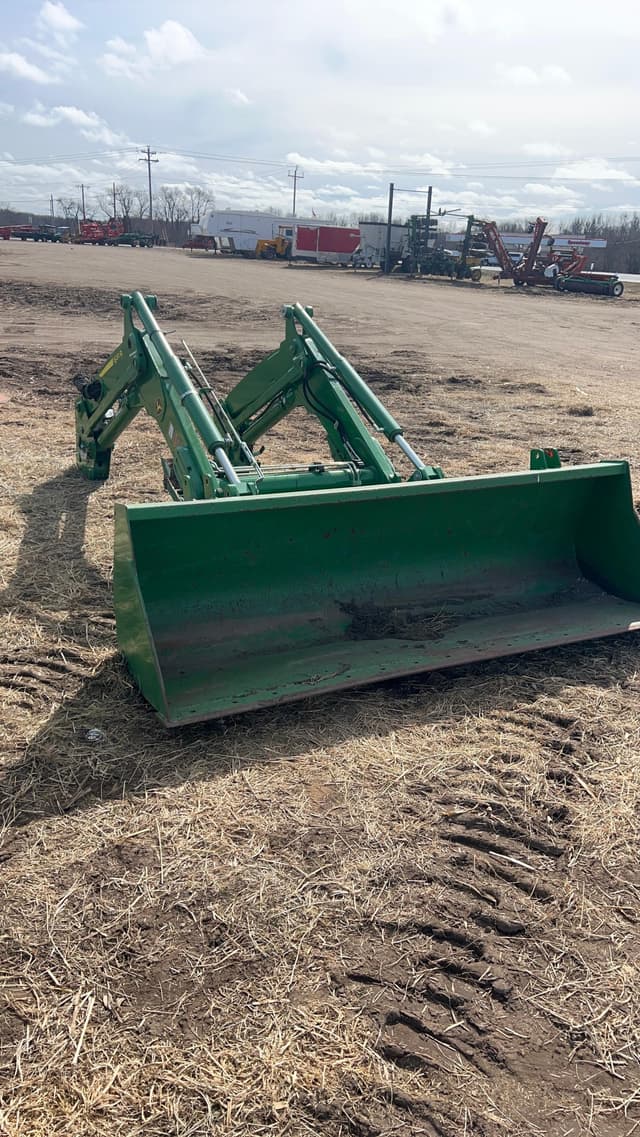 Image of John Deere 620R equipment image 1