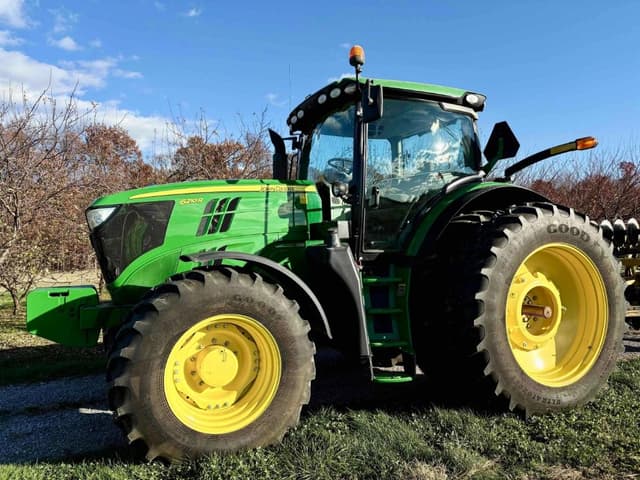 Image of John Deere 6210R equipment image 2