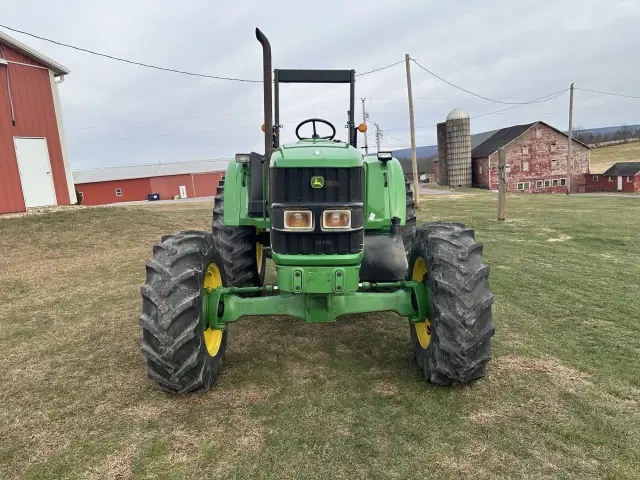 Image of John Deere 6215 equipment image 2