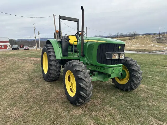 Image of John Deere 6215 equipment image 3