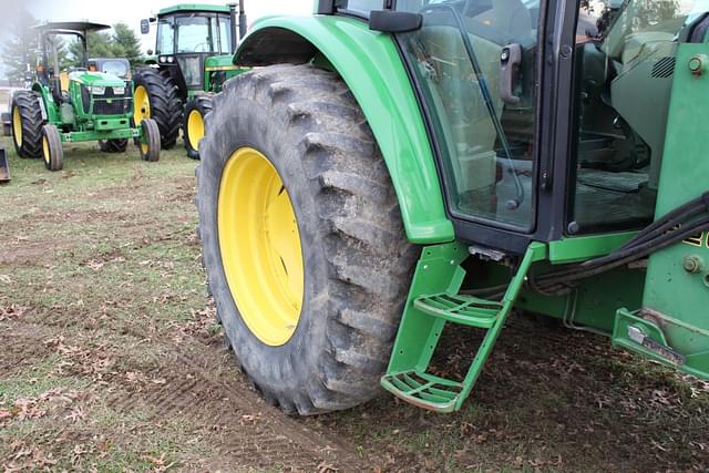 Image of John Deere 6220 equipment image 3