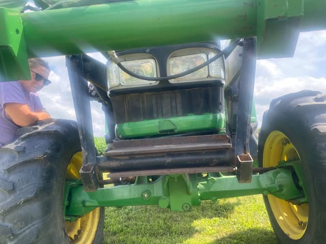 Image of John Deere 6220 equipment image 4