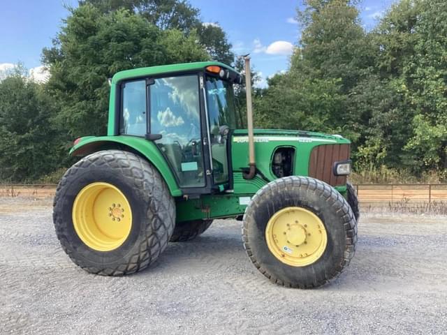 Image of John Deere 6220 equipment image 1