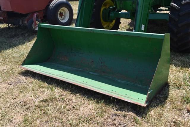 Image of John Deere 6220 equipment image 3