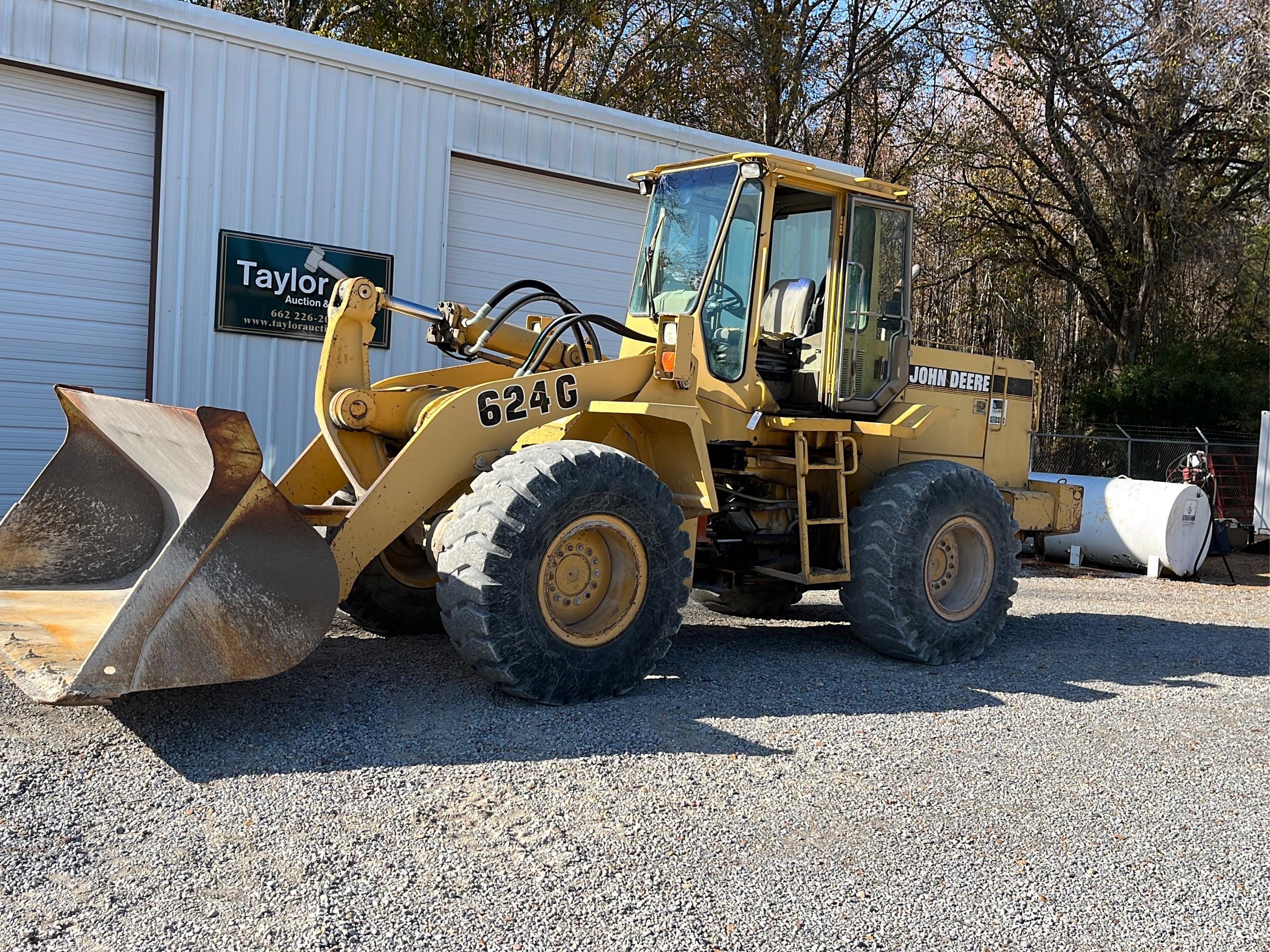 Main image John Deere 624G