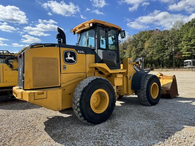 Image of John Deere 624L equipment image 4