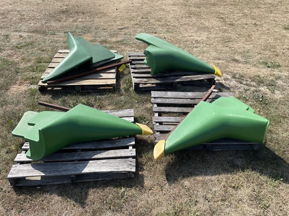 John Deere 625 Equipment Image0