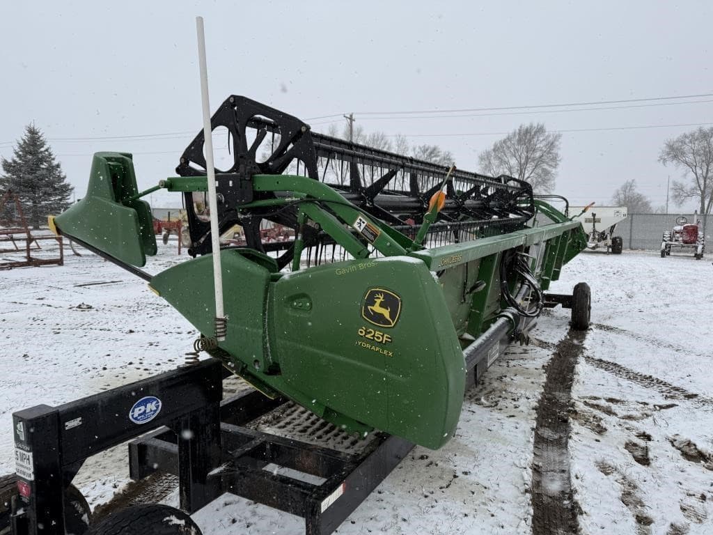 Image of John Deere 625F Primary image