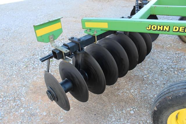 Image of John Deere 627 equipment image 1