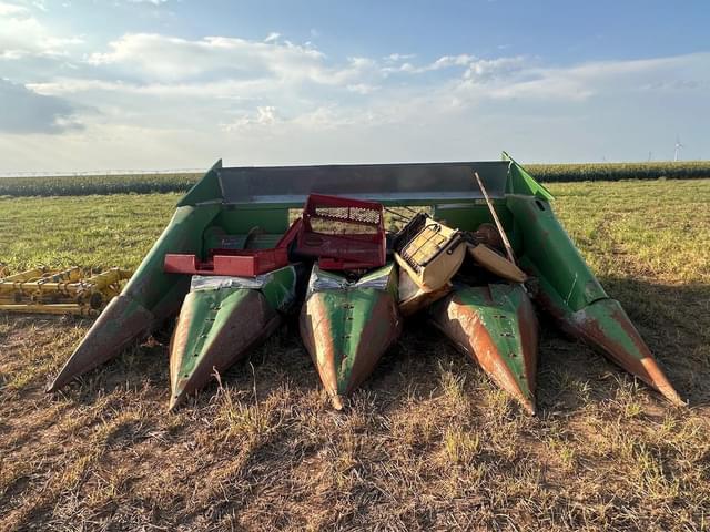 Image of John Deere 454 equipment image 1