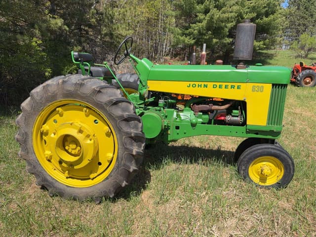 Image of John Deere 630 equipment image 1