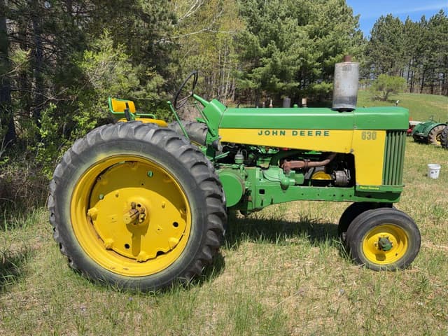 Image of John Deere 630 equipment image 1