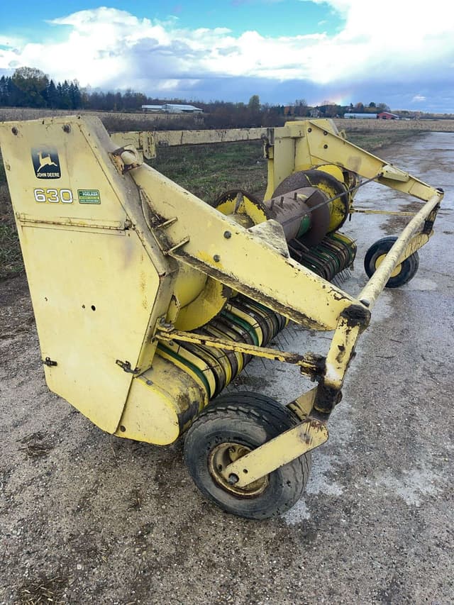 Image of John Deere 630 equipment image 1